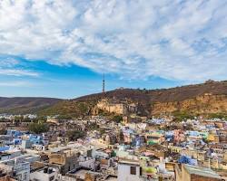 Panoramic view of the Taj Mahal at sunrise, a perfect destination for India Travel adventures.